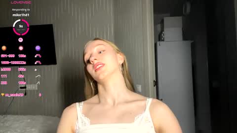 Anika online show from May 16, 10:31 pm