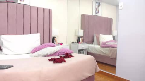 Anny online show from May 18, 12:33 pm