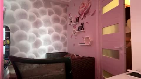 dotharlow online show from April 3, 9:46 pm