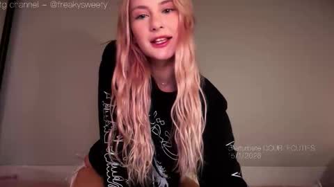 Lana  Eva  dont forget to give us a thumb up online show from January 15, 2:28 am