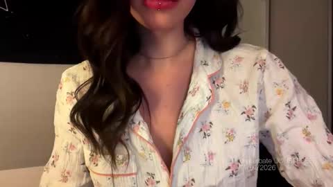 MOLLYYYY dont forget to give me a thumb up online show from January 15, 2:28 am