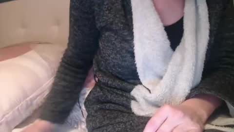 Douce Elsa online show from January 2, 6:23 pm