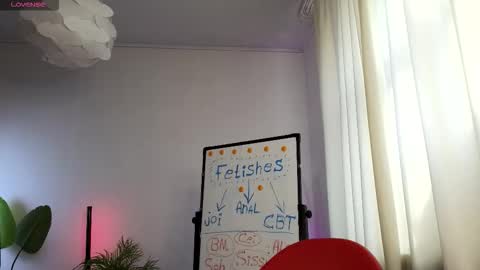 Lisbeth Salander online show from December 17, 6:28 am