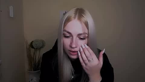 dream_dolly_ online show from September 25, 12:37 pm