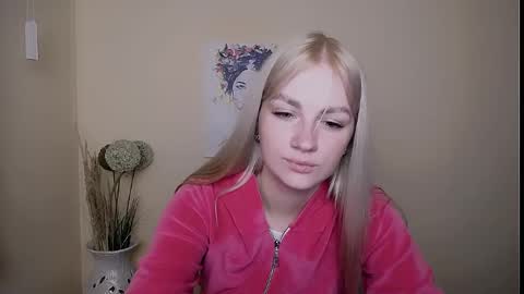 dream_dolly_ online show from September 22, 10:24 am
