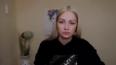 dream_dolly_ online show from September 27, 2:57 pm