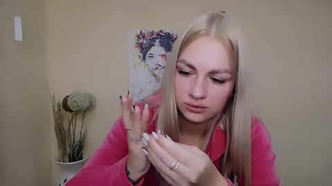 dream_dolly_ online show from September 19, 2:49 pm