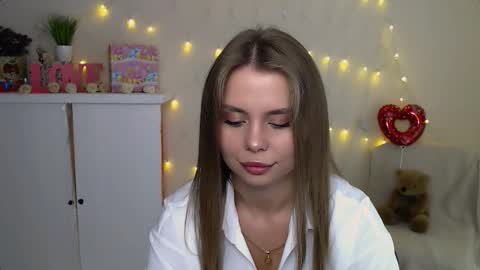Snapshot of dream_mari chatting on September 13, 7:38 am Mari online show from September 13, 7:38 am