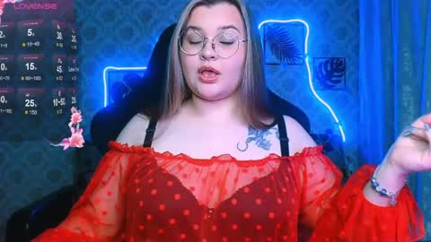 dreamforyoue2 online show from May 14, 7:52 pm