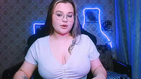 dreamforyoue2 online show from May 31, 5:30 pm