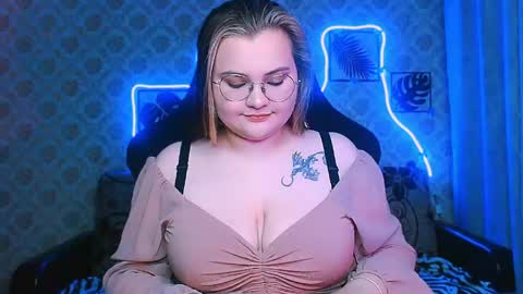 dreamforyoue2 online show from April 28, 7:40 pm