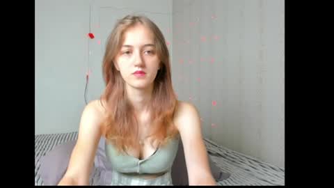 dreamy_pollyyy online show from June 24, 5:28 am