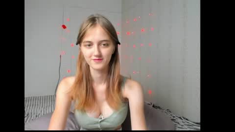 dreamy_pollyyy online show from July 2, 7:31 pm