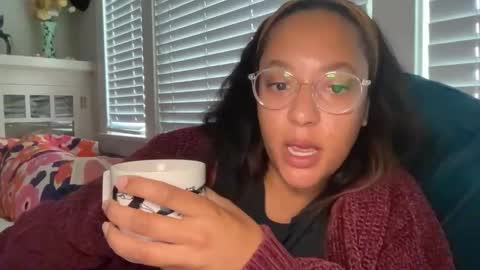 RIRI OR DREAMY online show from May 19, 2:02 pm