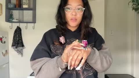 RIRI OR DREAMY online show from May 17, 3:11 pm