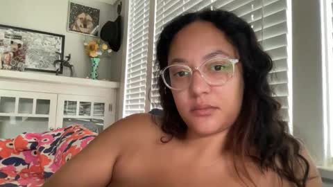 RIRI OR DREAMY online show from May 23, 2:26 pm