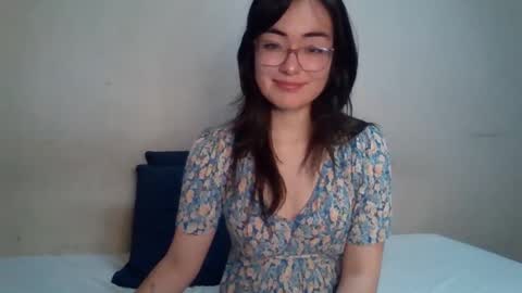 Snapshot of dronae chatting on October 9, 11:53 pm dronae online show from October 9, 11:53 pm