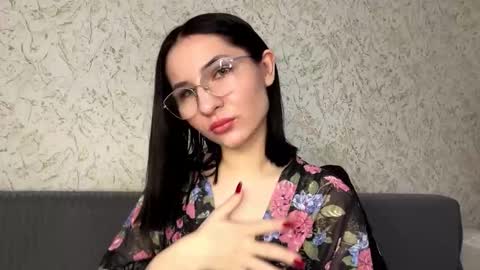 Polly day and Amelia night online show from December 19, 3:43 am