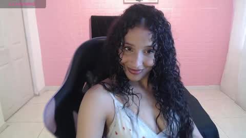 dulce1609 online show from May 25, 7:46 pm