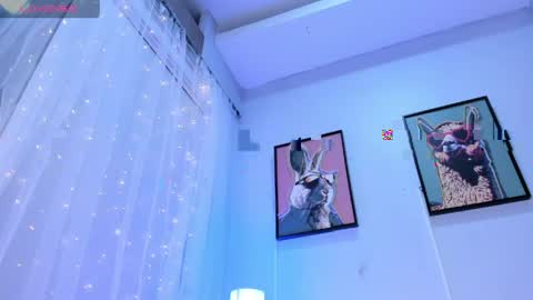 dulce__fiore07 online show from May 12, 4:46 pm