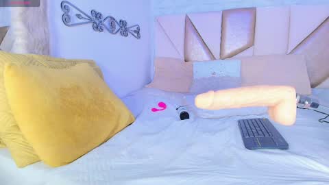 DULCE  online show from May 22, 2:37 pm