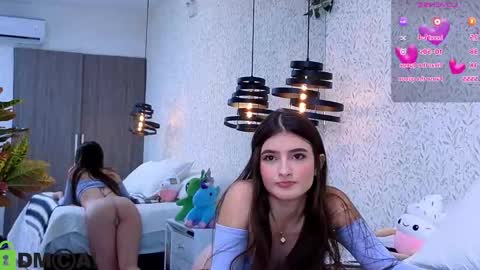 dulce_isabel_ online show from May 12, 3:59 am
