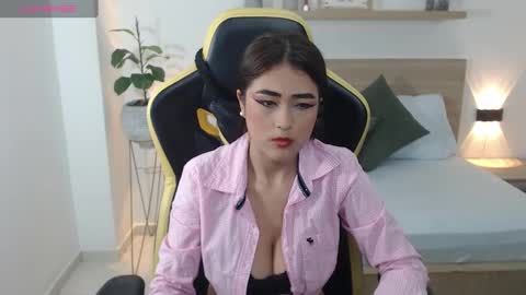 V I C T O R I A online show from March 3, 12:31 pm