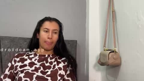 dulceizzy online show from May 15, 2:05 am