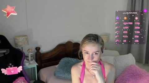 Snapshot of dulcejulia chatting on January 11, 12:12 am Sweetnina online show from January 11, 12:12 am