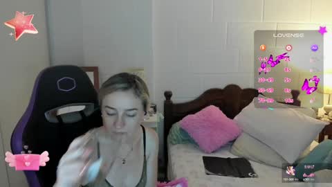 Snapshot of dulcejulia chatting on January 27, 7:24 pm Sweetnina online show from January 27, 7:24 pm