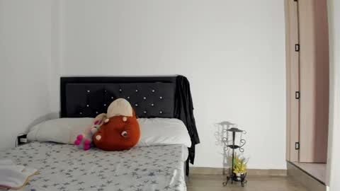 Dulce online show from May 16, 3:42 am