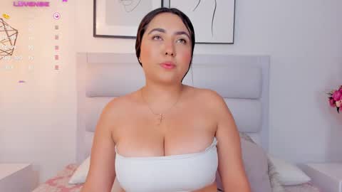 Snapshot of dulcepatersson chatting on February 8, 2:47 am DULCE online show from February 8, 2:47 am