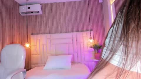 dulcevela online show from October 2, 11:21 pm