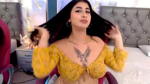 Abril Cruz online show from September 25, 8:06 pm