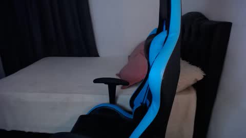 Nicole   online show from December 8, 4:57 am