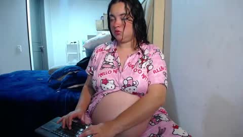 Nicole   online show from May 22, 7:06 am