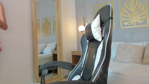 D U N A online show from March 24, 12:43 pm