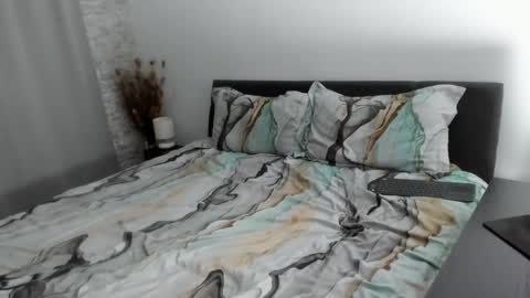 Dyanne online show from November 21, 5:59 pm