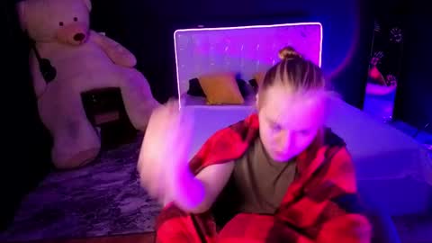 Dyna online show from November 18, 2:12 am