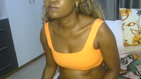 Snapshot of east_queen chatting on January 29, 5:13 pm east_queen online show from January 29, 5:13 pm