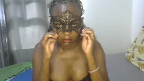 Snapshot of east_queen chatting on December 16, 12:49 pm east_queen online show from December 16, 12:49 pm