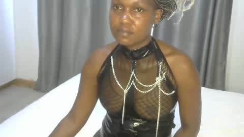 Snapshot of east_queen chatting on January 3, 9:36 am east_queen online show from January 3, 9:36 am