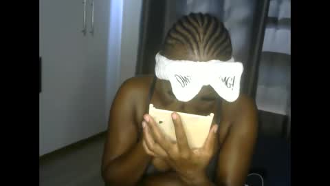 Snapshot of east_queen chatting on February 16, 11:05 am east_queen online show from February 16, 11:05 am