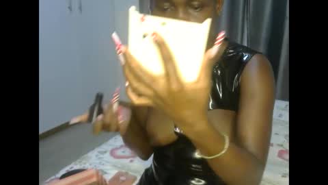 Snapshot of east_queen chatting on January 6, 4:55 pm east_queen online show from January 6, 4:55 pm