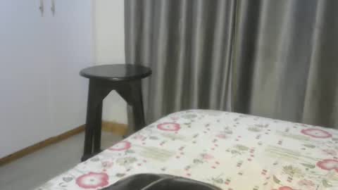 Snapshot of east_queen chatting on January 7, 3:24 am east_queen online show from January 7, 3:24 am