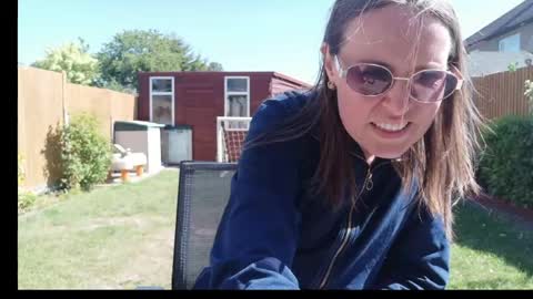 Nadia Ferreira  online show from April 29, 9:45 am