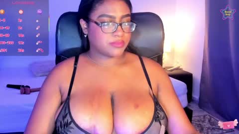 ebony__queen2 online show from May 25, 7:46 pm