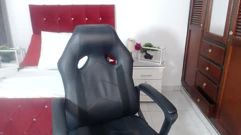 ebony_foxxx online show from March 16, 5:44 am