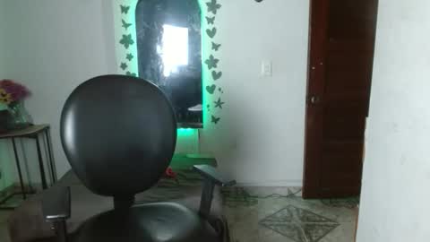 ebony_luna1 online show from May 14, 5:08 pm