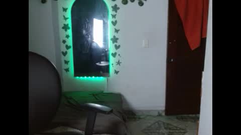 ebony_luna1 online show from May 11, 12:51 pm